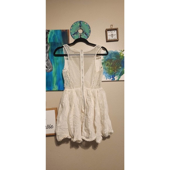 White sleeveless top netting see thru back lace details layered bottom M  Luxxel - Picture 6 of 9